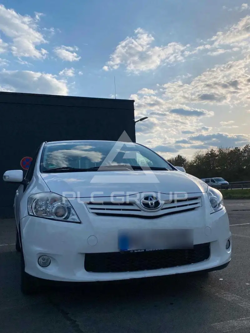 2011 Toyota AURIS