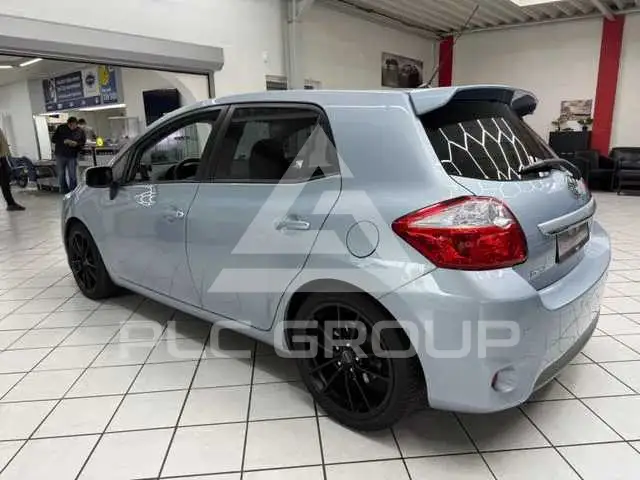2011 Toyota AURIS