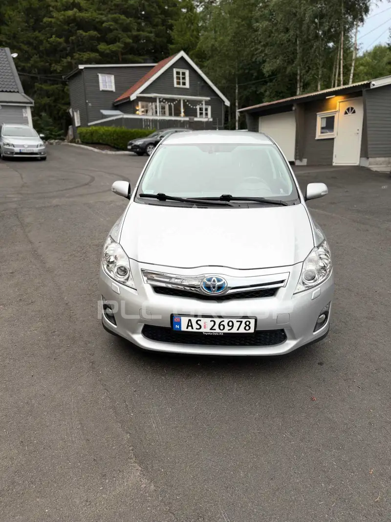 2011 Toyota AURIS