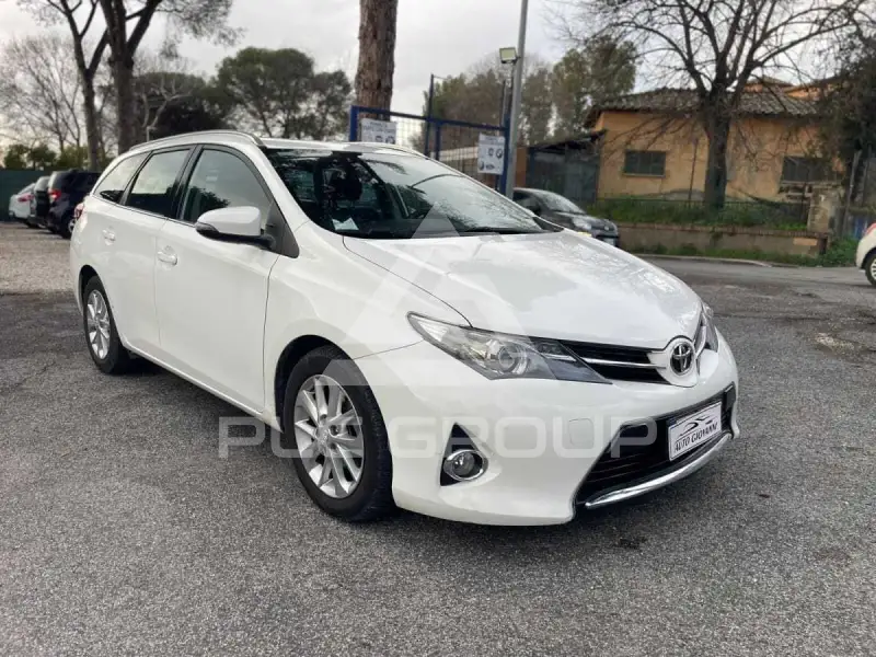 2011 Toyota AURIS