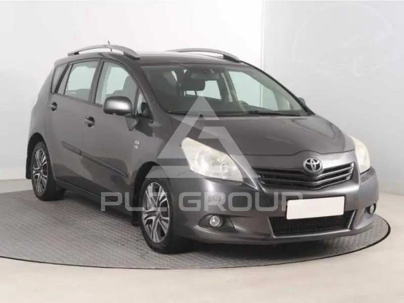 2011 Toyota VERSO