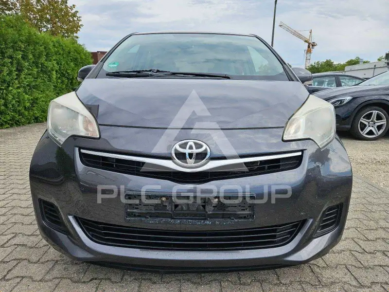 2011 Toyota VERSO