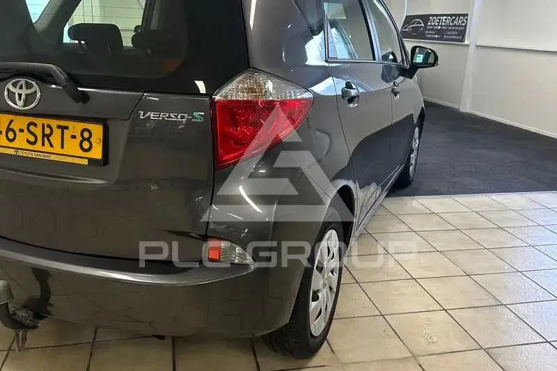 2011 Toyota VERSO