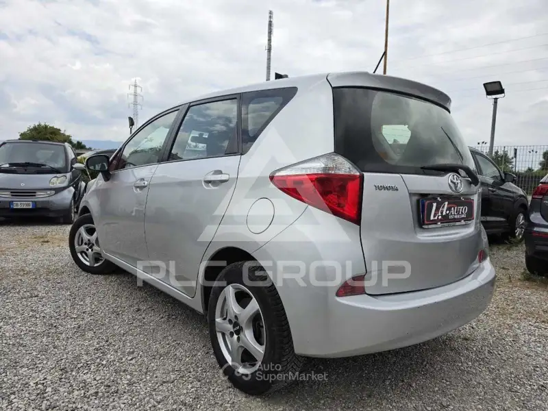 2011 Toyota VERSO