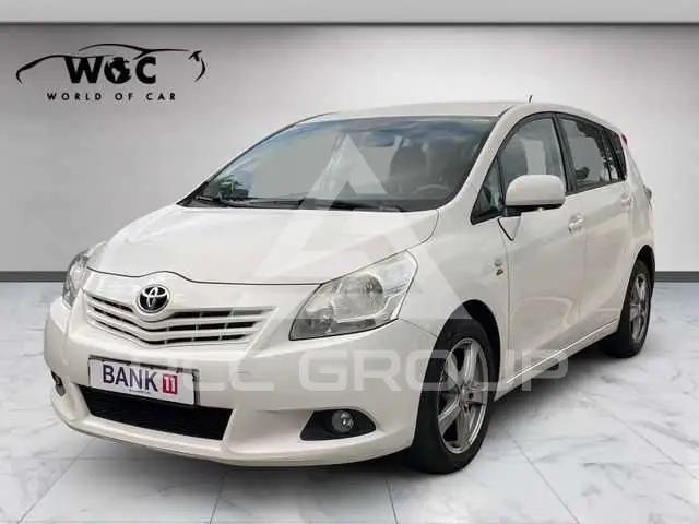2011 Toyota VERSO