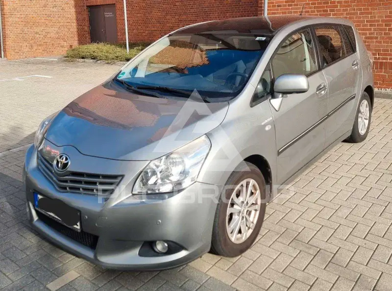 2011 Toyota VERSO
