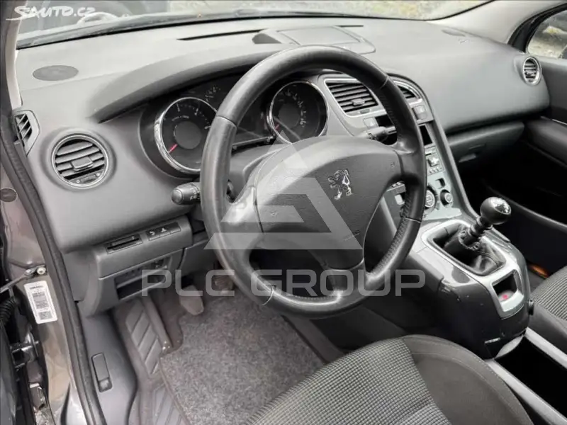 2011 Peugeot 5008