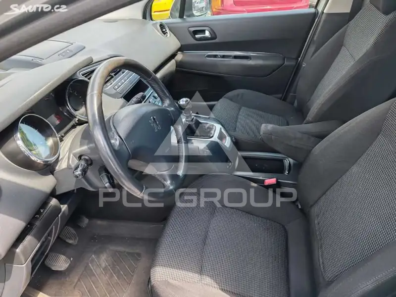 2011 Peugeot 5008