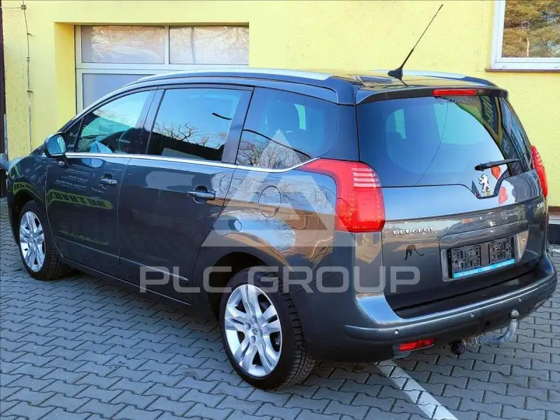 2011 Peugeot 5008