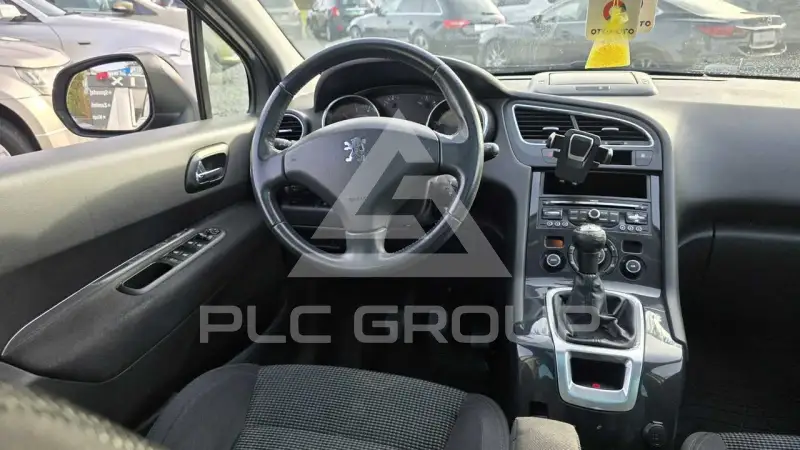 2011 Peugeot 5008