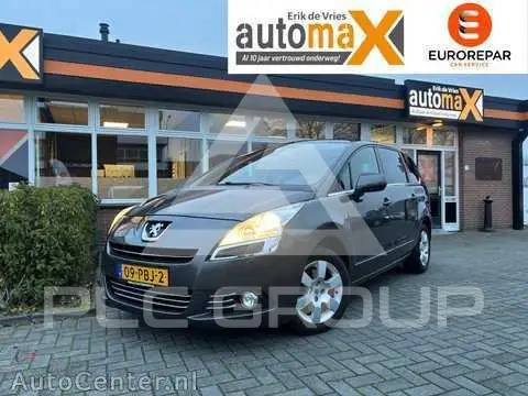 2011 Peugeot 5008