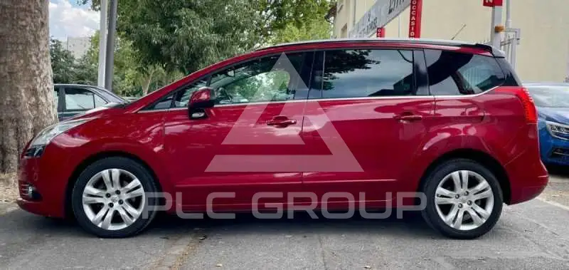 2011 Peugeot 5008