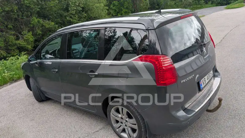 2011 Peugeot 5008