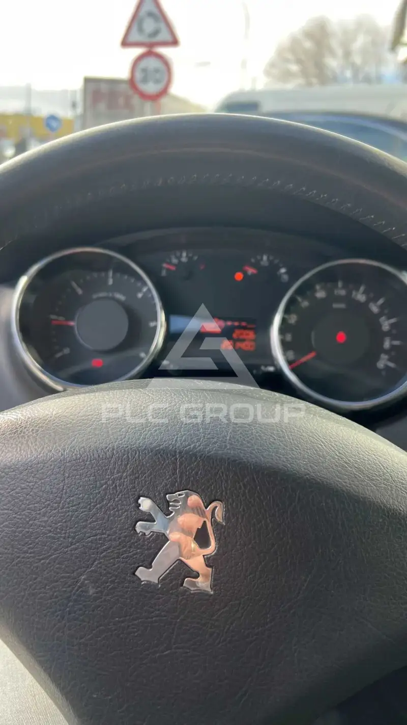 2011 Peugeot 5008