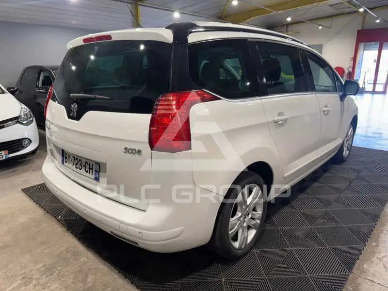 2011 Peugeot 5008