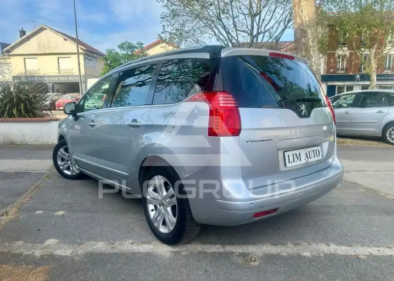 2011 Peugeot 5008