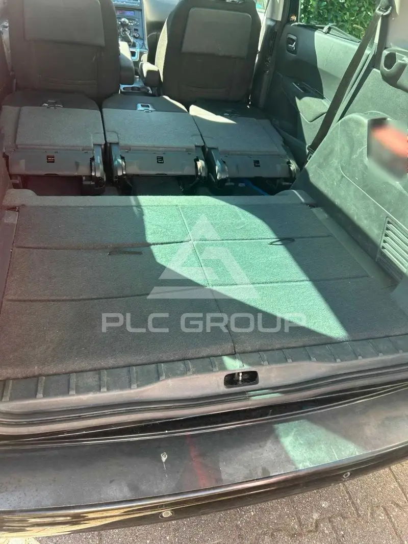 2011 Peugeot 5008