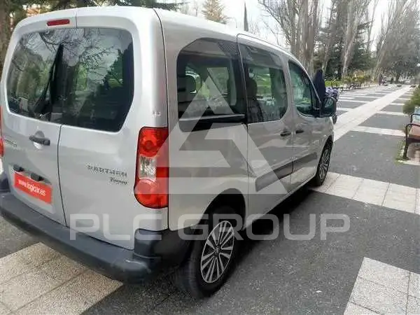 2011 Peugeot Partner