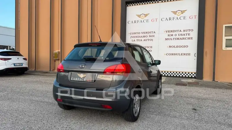 2011 KIA Venga