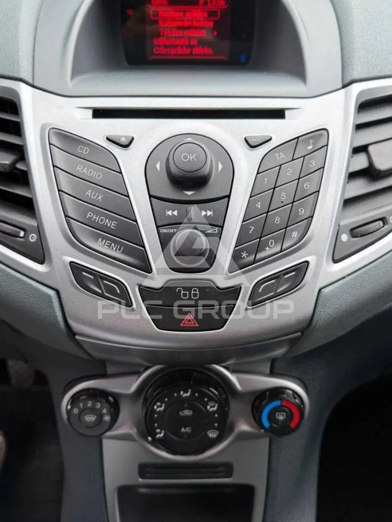2011 Ford FIESTA