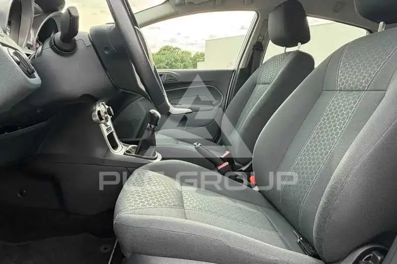 2011 Ford FIESTA