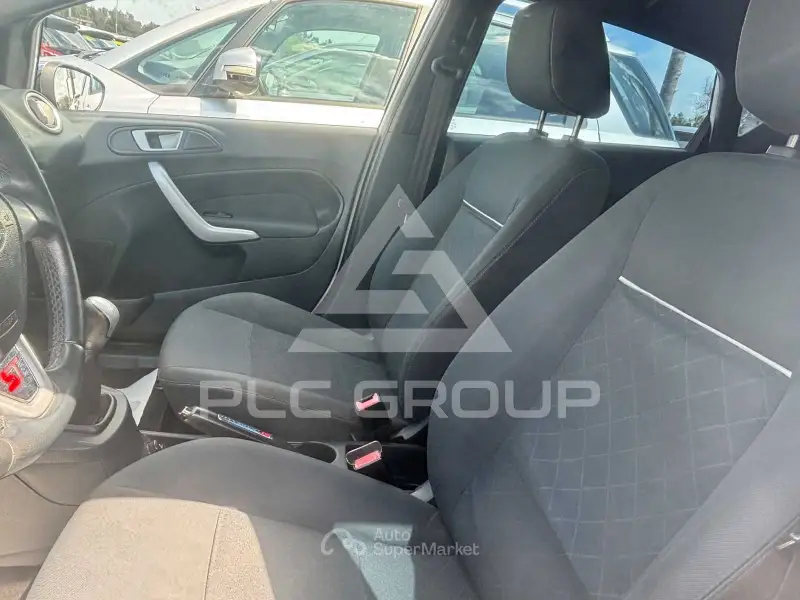 2011 Ford FIESTA