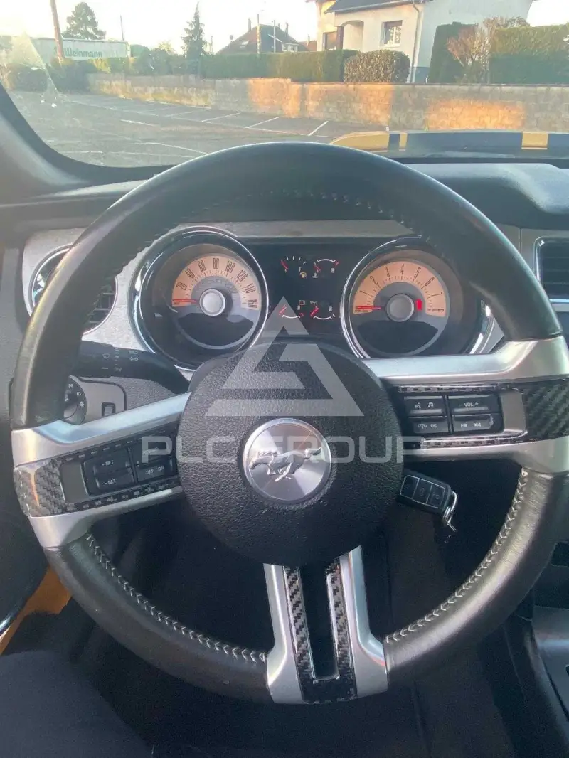 2011 Ford MUSTANG