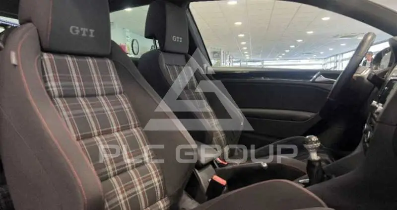 2011 Volkswagen GOLF