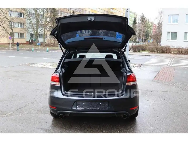 2011 Volkswagen GOLF