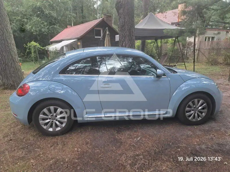 2011 Volkswagen BEETLE