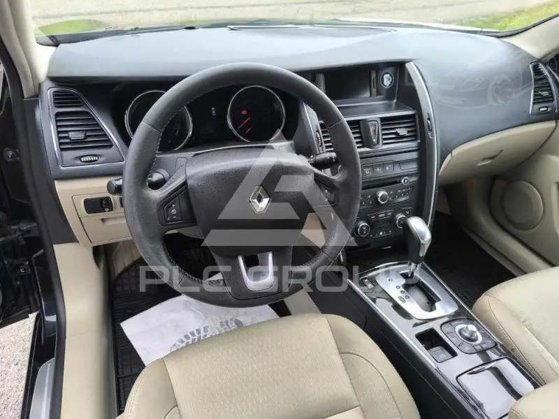 2011 Renault Latitude