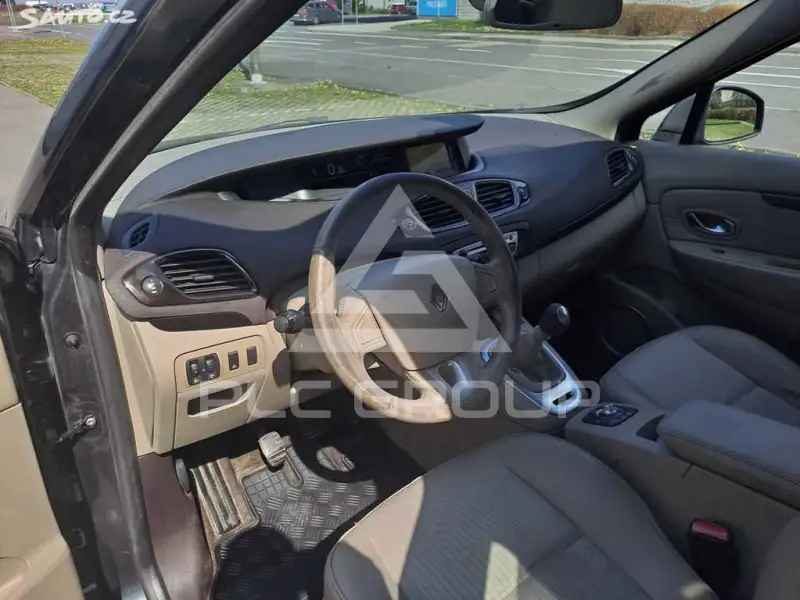 2011 Renault Grand Scenic