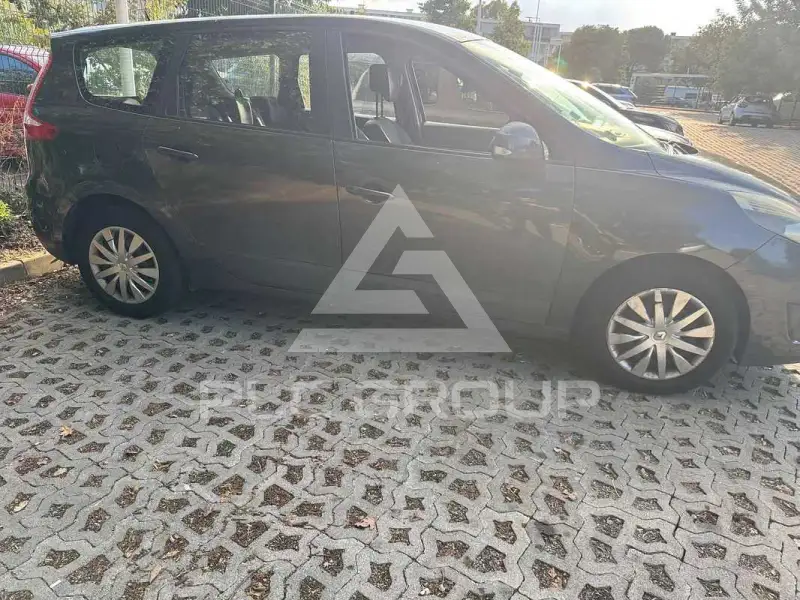 2011 Renault Grand Scenic