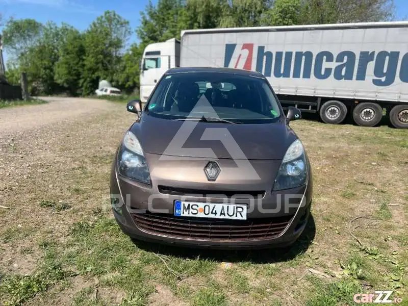 2011 Renault Grand Scenic