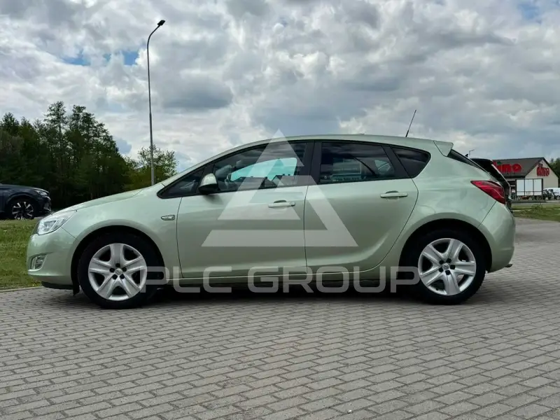 2011 Opel Astra