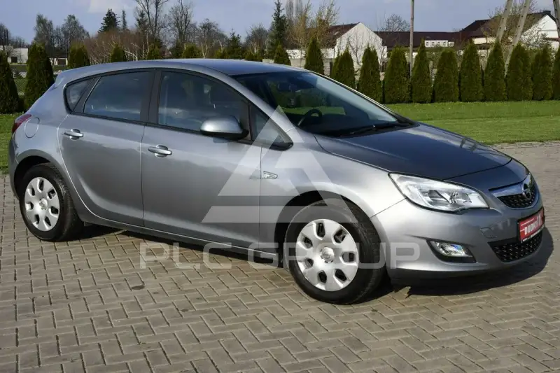 2011 Opel Astra