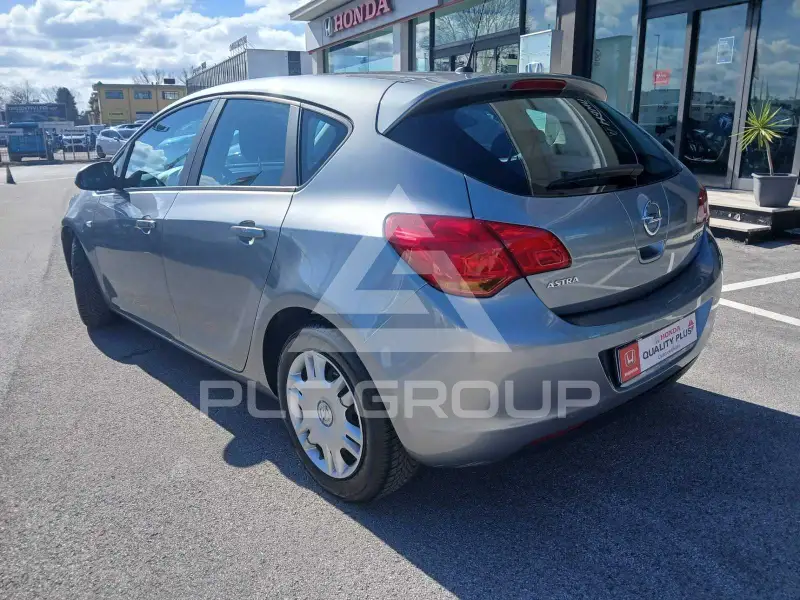 2011 Opel Astra