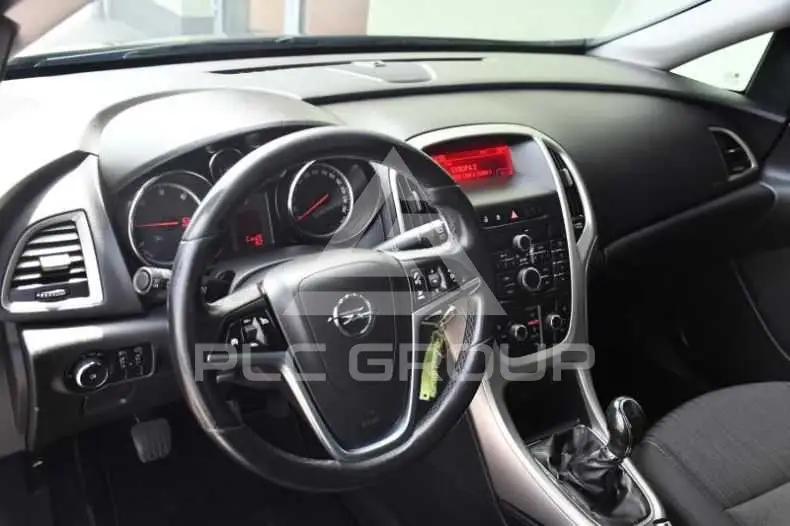 2011 Opel Astra