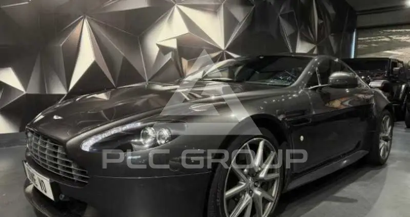 2012 Aston Martin V8