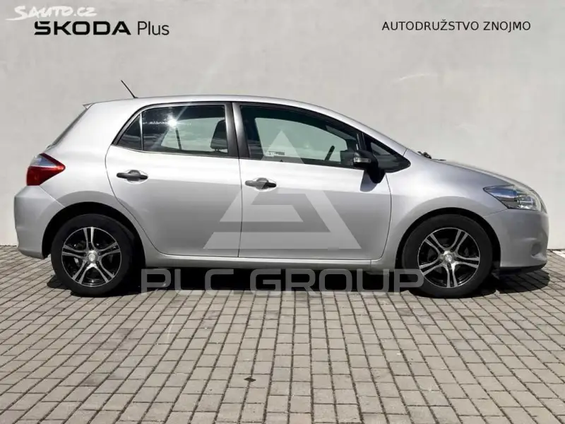 2012 Toyota AURIS
