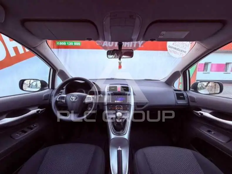 2012 Toyota AURIS