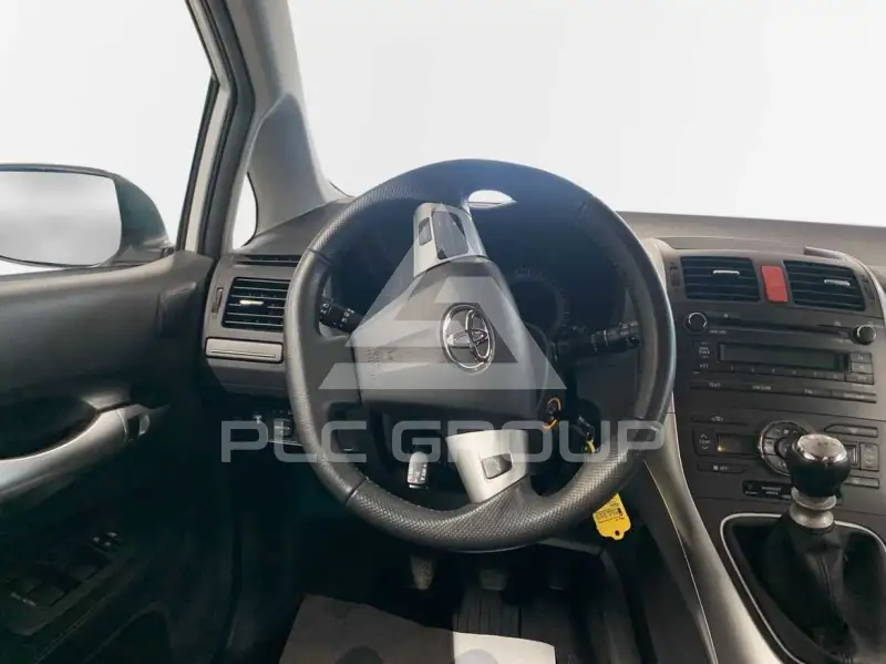 2012 Toyota AURIS