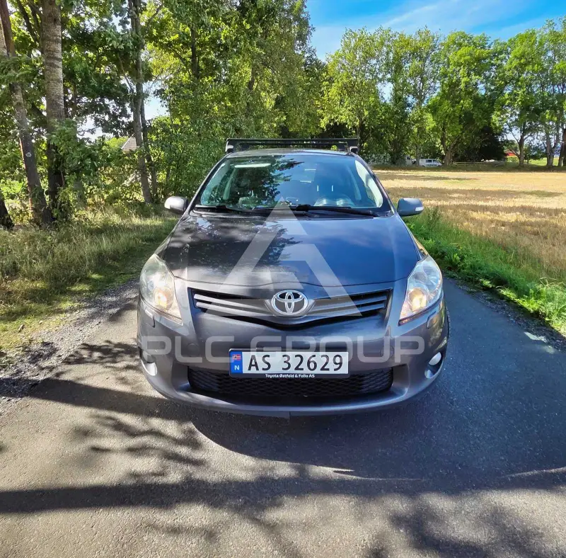 2012 Toyota AURIS