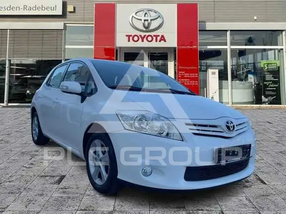 2012 Toyota AURIS