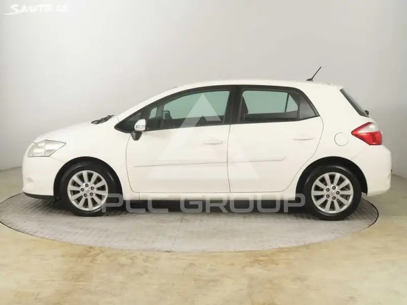 2012 Toyota AURIS