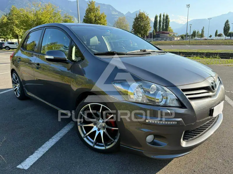 2012 Toyota AURIS