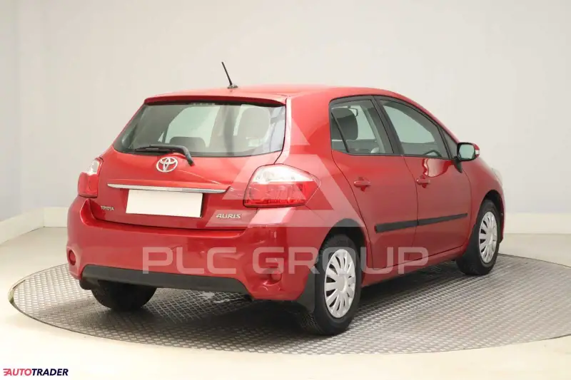 2012 Toyota AURIS