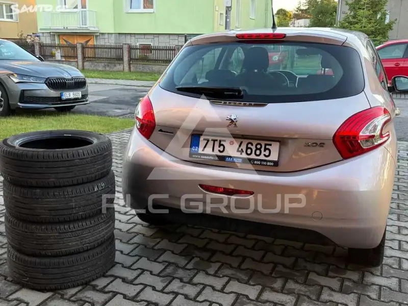 2012 Peugeot 208