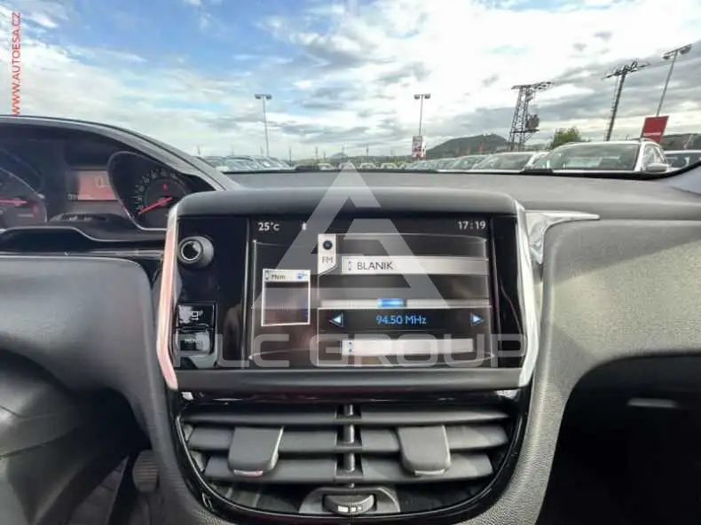 2012 Peugeot 208