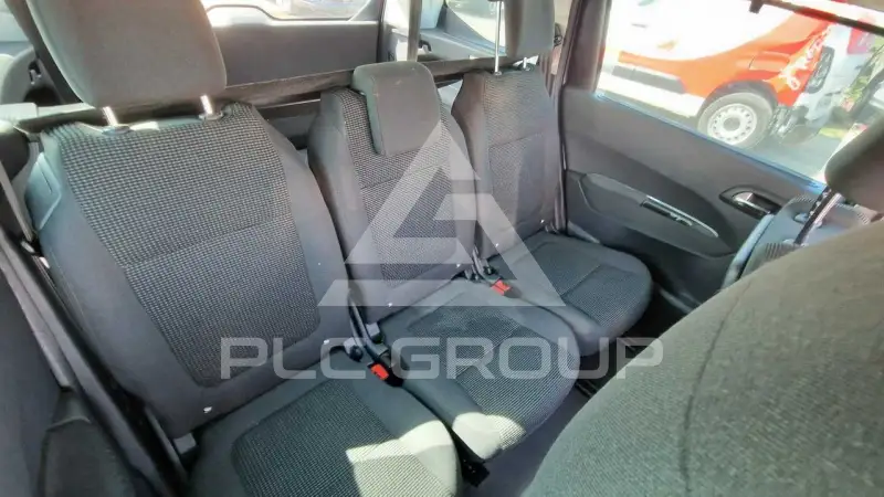 2012 Peugeot 5008